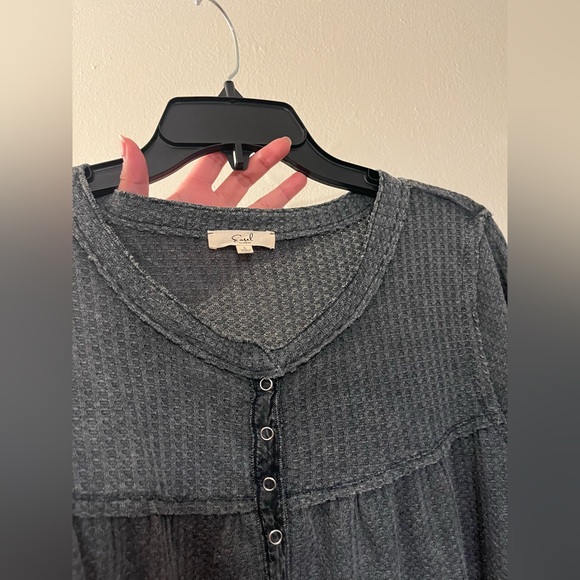 Easel Boho Gray Long Sleeve Tunic - Picture 7 of 8
